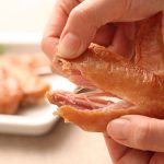 鶏いぶし手羽の上手な食べ方をご紹介