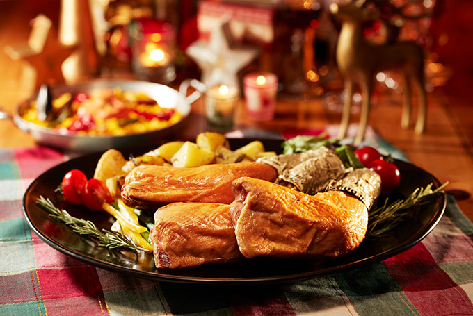 クリスマスプレゼントで喜ばれる食べ物といえば 宮崎地鶏と燻製専門店スモーク エース