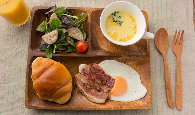 朝食プレート（ベーコンとオリーブin鶏ささみハム編）