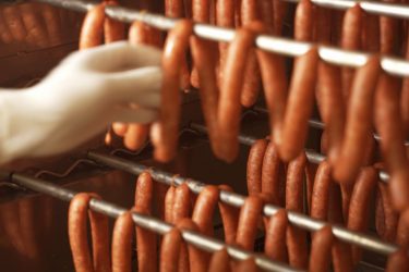 パリッ、ジュワッ、ふわりと薫る「手造り鶏ウインナー」