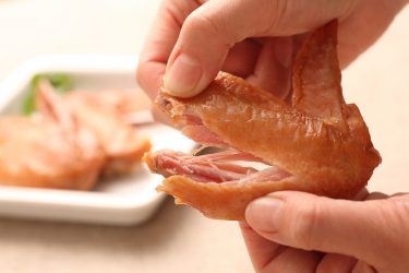 手羽先の常識が変わる一品「鶏いぶし手羽」